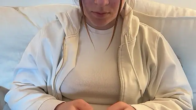 Lucyschickt online show from 03-26-26, 05:28