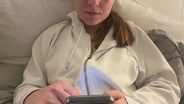 Lucyschickt online show from 02-11-26, 08:09