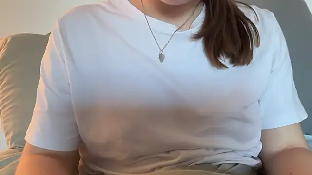 Lucyschickt online show from 02-27-26, 04:07