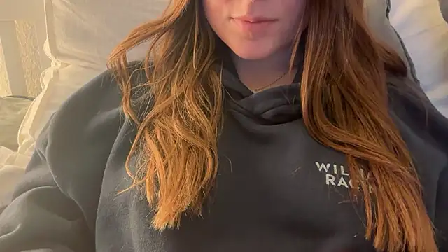 Lucyschickt online show from 02-17-26, 04:59