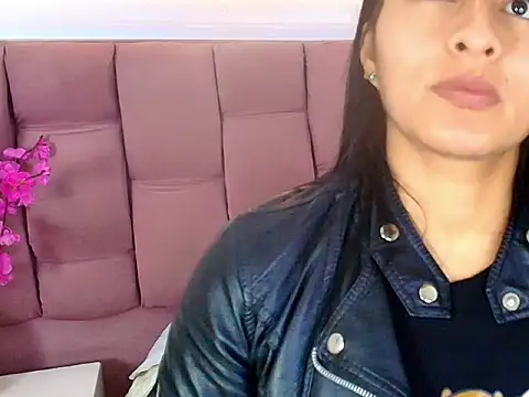 Melannyy   online show from 04-19-26, 04:02