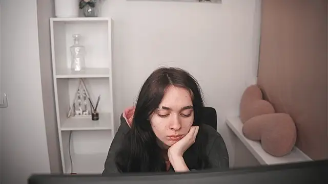 GinnyKittle online show from 03-01-26, 06:52