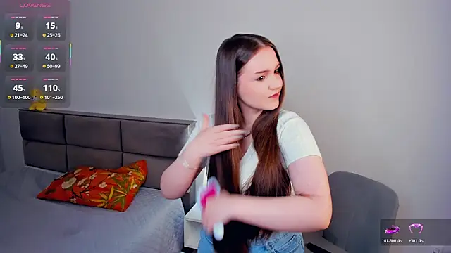 Snapshot of CrissyKales chatting on 03-12-26, 05:06 CrissyKales online show from 03-12-26, 05:06