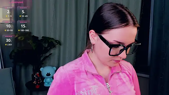 Snapshot of CrissyKales chatting on 04-16-26, 06:30 CrissyKales online show from 04-16-26, 06:30