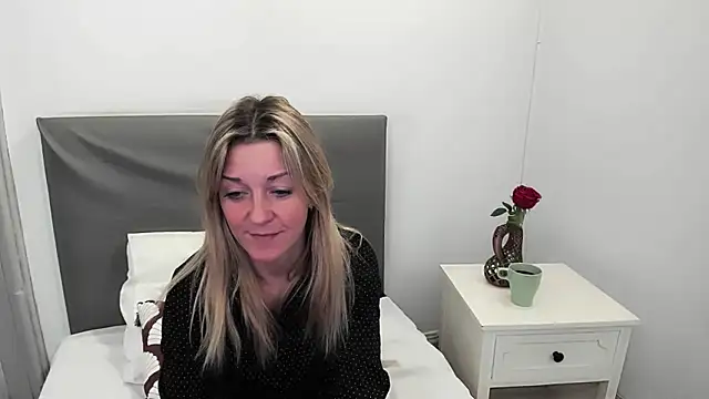 MileyXStar online show from 02-04-26, 09:10