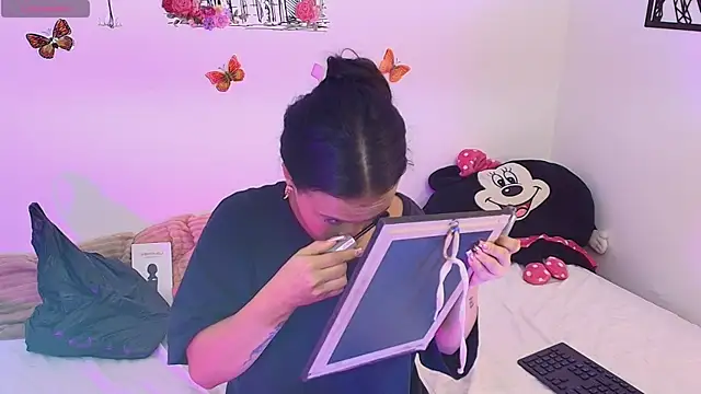 Snapshot of Kristin___ chatting on 02-28-26, 02:55 Kristin online show from 02-28-26, 02:55