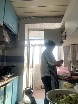 Youyou 12 online show from 03-17-26, 12:57