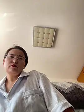 Snapshot of Youyou_12 chatting on 05-19-26, 12:48 Youyou 12 online show from 05-19-26, 12:48