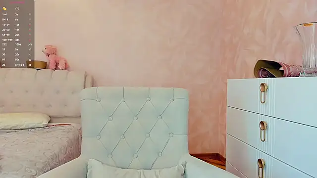 TarynPalek online show from 03-11-26, 07:46