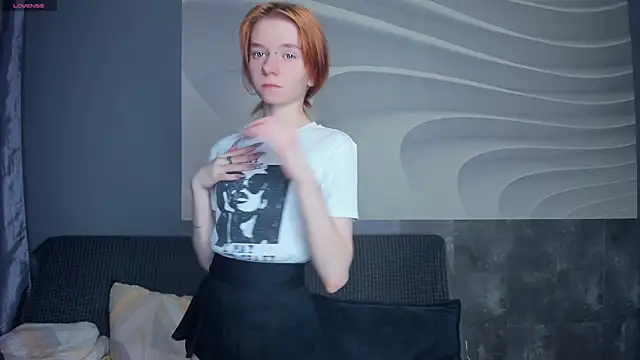 Snapshot of TarynPalek chatting on 04-25-26, 07:11 TarynPalek online show from 04-25-26, 07:11