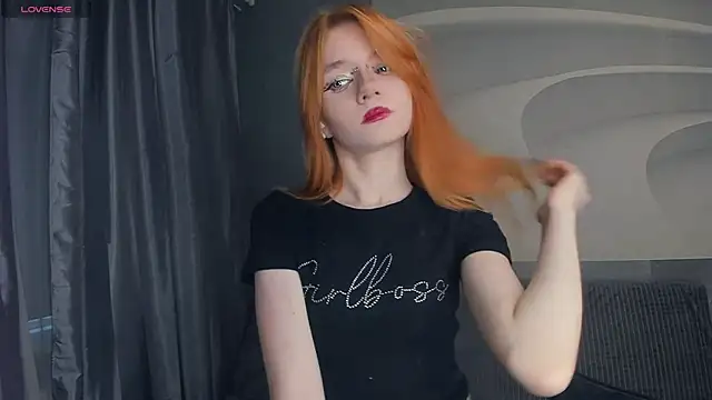 Snapshot of TarynPalek chatting on 07-17-26, 05:59 TarynPalek online show from 07-17-26, 05:59
