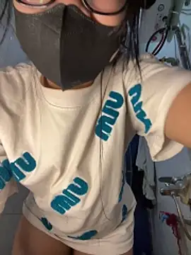 Snapshot of Leeeiuu chatting on 02-01-26, 02:59 Leeeiuu online show from 02-01-26, 02:59