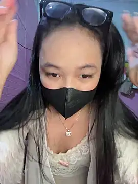 Snapshot of Leeeiuu chatting on 02-26-26, 02:06 Leeeiuu online show from 02-26-26, 02:06