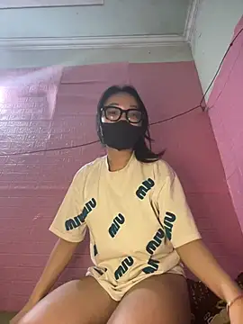 Snapshot of Leeeiuu chatting on 03-01-26, 03:12 Leeeiuu online show from 03-01-26, 03:12