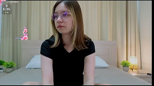 Snapshot of alorenna chatting on 02-12-26, 06:24 alorenna online show from 02-12-26, 06:24