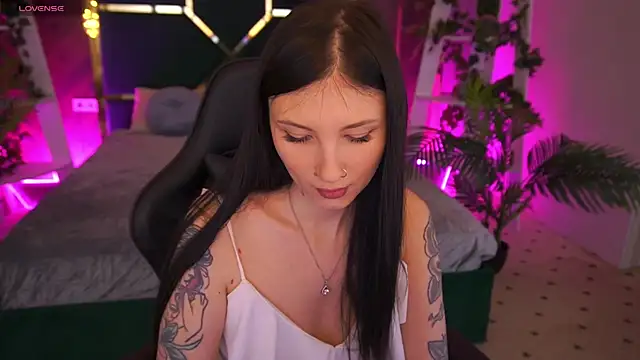 Snapshot of LunaaMay chatting on 03-03-26, 02:13 LunaaMay online show from 03-03-26, 02:13