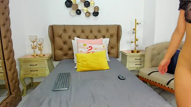 maria 09  online show from 04-18-26, 06:21