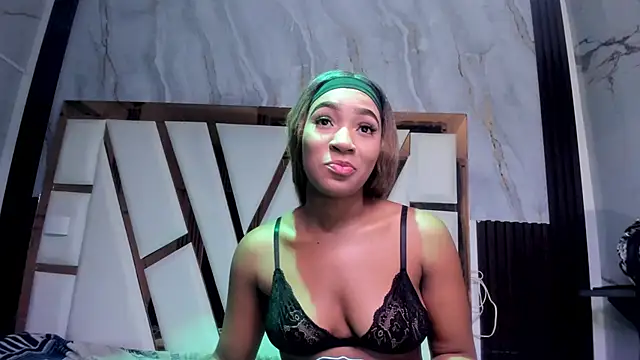 emii brown online show from 02-08-26, 01:47