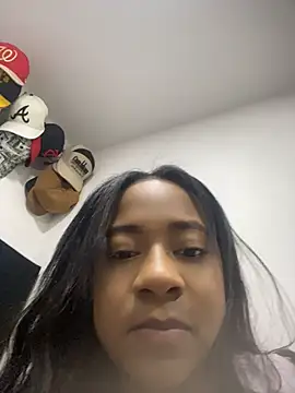 amara queen  online show from 06-16-26, 01:49