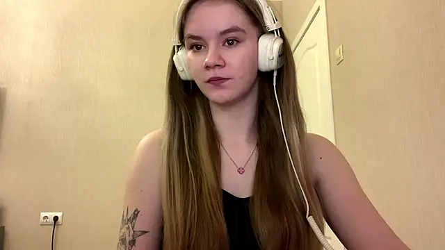 AgnesShy  online show from 02-23-26, 07:42