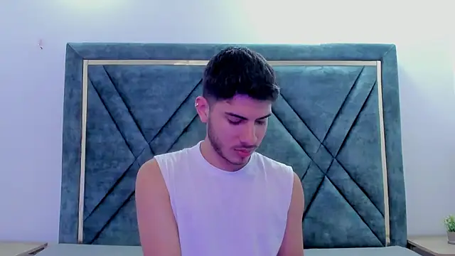 Apolo Gray online show from 02-18-26, 05:27