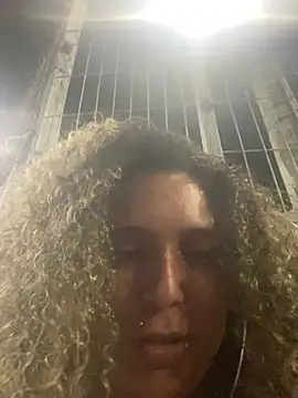 Snapshot of LoiraQuente69 chatting on 02-21-26, 02:13 LoiraQuente69 online show from 02-21-26, 02:13