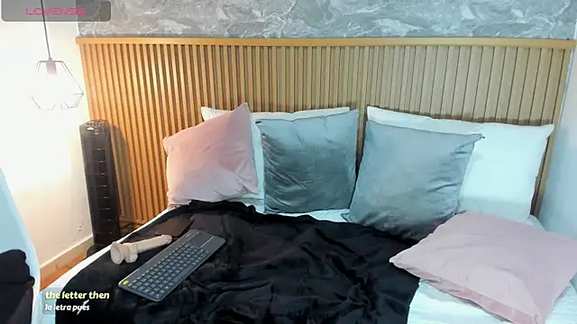 lunalat online show from 02-05-26, 12:23