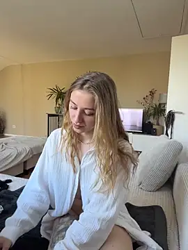 romyxxs online show from 04-22-26, 04:14