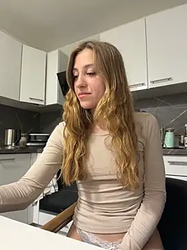 romyxxs online show from 04-10-26, 08:05