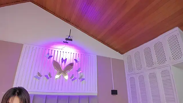  Kailythompson online show from 03-21-26, 07:18