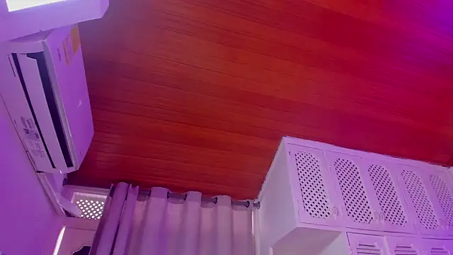  Kailythompson online show from 04-18-26, 07:18