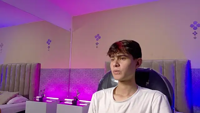 Derek Sinn online show from 04-07-26, 07:59