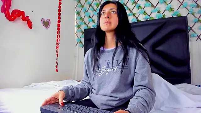 EmmaWilliamss4 online show from 02-19-26, 03:09