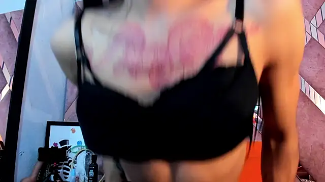 MeghanQueen   online show from 04-02-26, 04:52