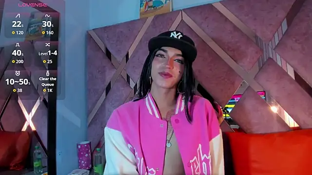 Snapshot of MeghanQueen__ chatting on 02-17-26, 04:10 MeghanQueen online show from 02-17-26, 04:10