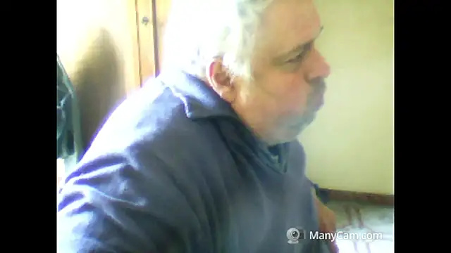 Snapshot of swichcassanesi chatting on 02-15-26, 01:21 swichcassanesi online show from 02-15-26, 01:21