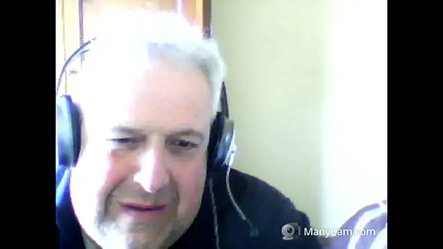 Snapshot of swichcassanesi chatting on 02-21-26, 01:02 swichcassanesi online show from 02-21-26, 01:02