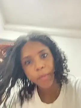 Snapshot of LIA_PARKERR chatting on 02-21-26, 12:12 LIA PARKERR online show from 02-21-26, 12:12