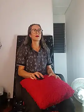 laurasofia45 online show from 02-09-26, 07:12