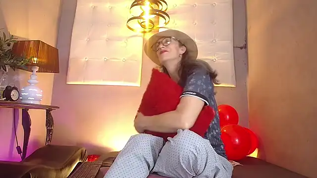 laurasofia45 online show from 03-07-26, 01:12