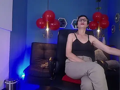 laurasofia45 online show from 03-06-26, 01:06