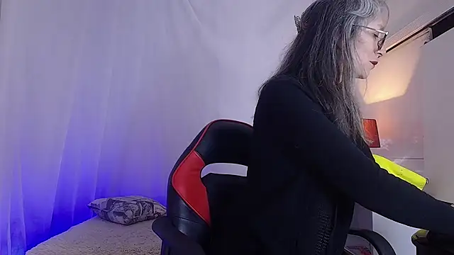 laurasofia45 online show from 03-20-26, 04:13