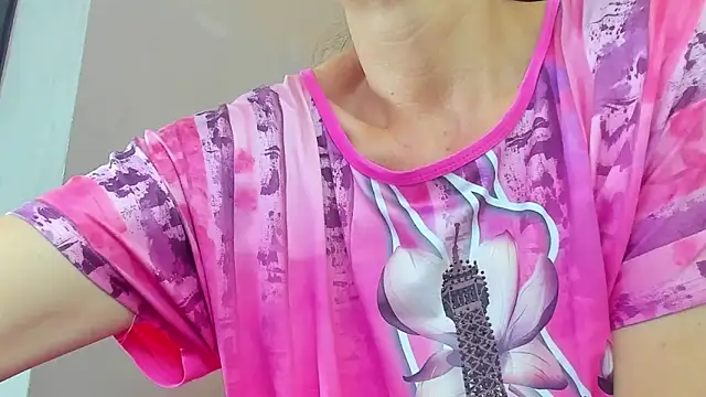 laurasofia45 online show from 02-07-26, 12:35