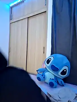 Snapshot of Amira-sultan chatting on 02-21-26, 04:42 Amira-sultan online show from 02-21-26, 04:42