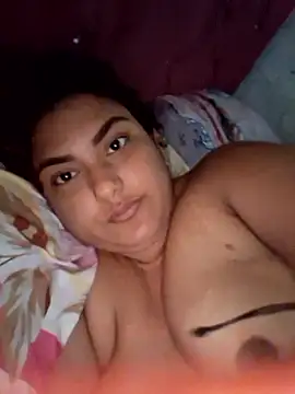 Snapshot of Amira-sultan chatting on 02-13-26, 12:49 Amira-sultan online show from 02-13-26, 12:49