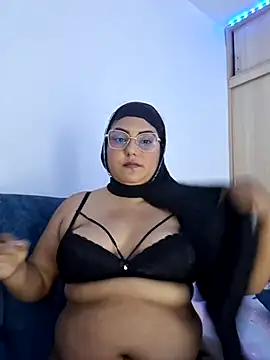 Snapshot of Amira-sultan chatting on 02-23-26, 09:04 Amira-sultan online show from 02-23-26, 09:04