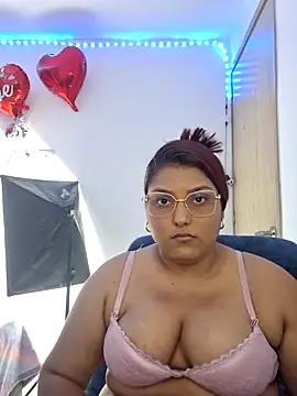 Snapshot of Amira-sultan chatting on 02-17-26, 03:31 Amira-sultan online show from 02-17-26, 03:31