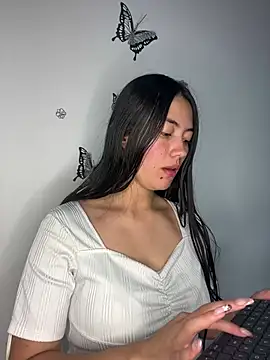 Snapshot of Tammy8 chatting on 03-03-26, 10:06 Tammy8 online show from 03-03-26, 10:06