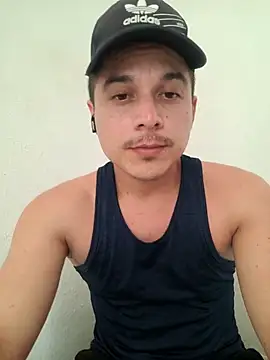 Snapshot of Reuss25 chatting on 07-21-26, 09:27 Reuss25 online show from 07-21-26, 09:27