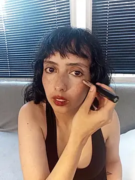 Snapshot of Eva_Err chatting on 02-19-26, 09:56 Eva Err online show from 02-19-26, 09:56